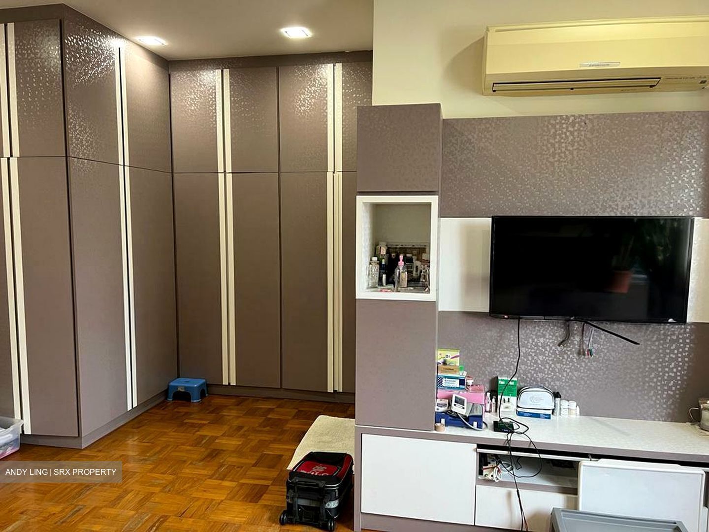 Onan Road (D15), Terrace #568785781